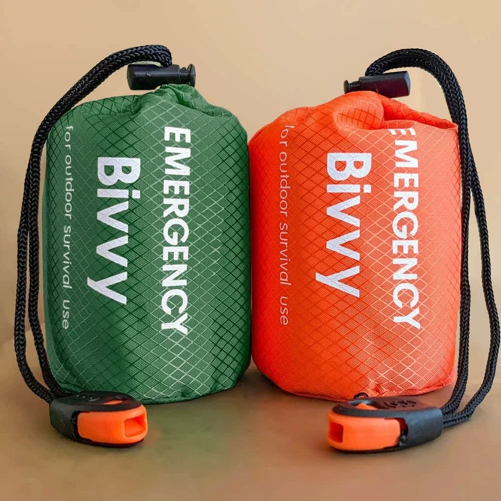 Emergency sleeping bag for outdoors, emergency camping, hiking and mountaineering, protection from hypothermia on the field