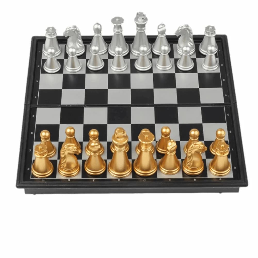 Set di Scacchi Magnetico Mini in Oro e Argento, Design Pieghevole, Gioco da Tavolo Portatile per Viaggi