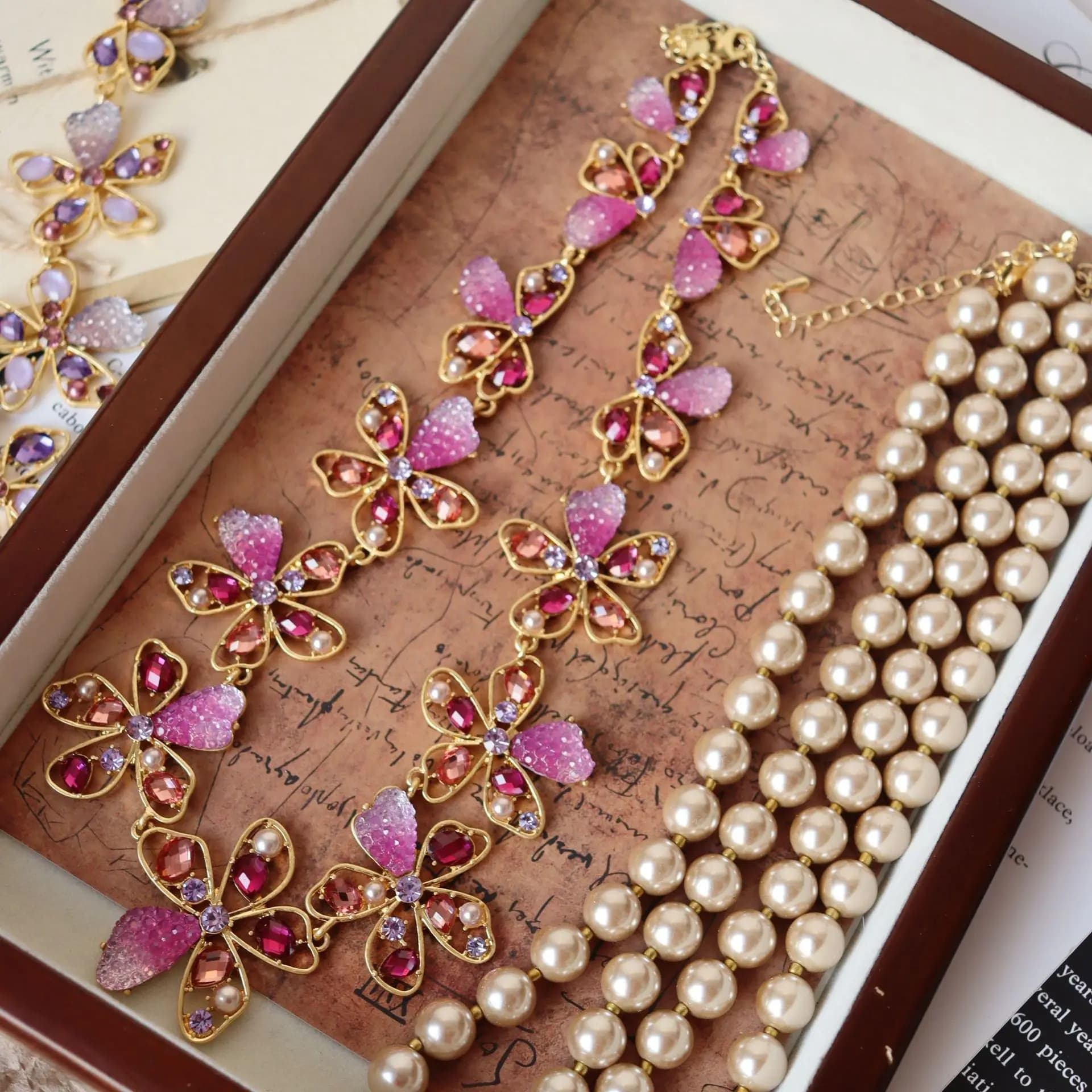 Collana placcata in oro con cristalli austriaci smaltati Nuova collana di abiti di moda di lusso europea e americana