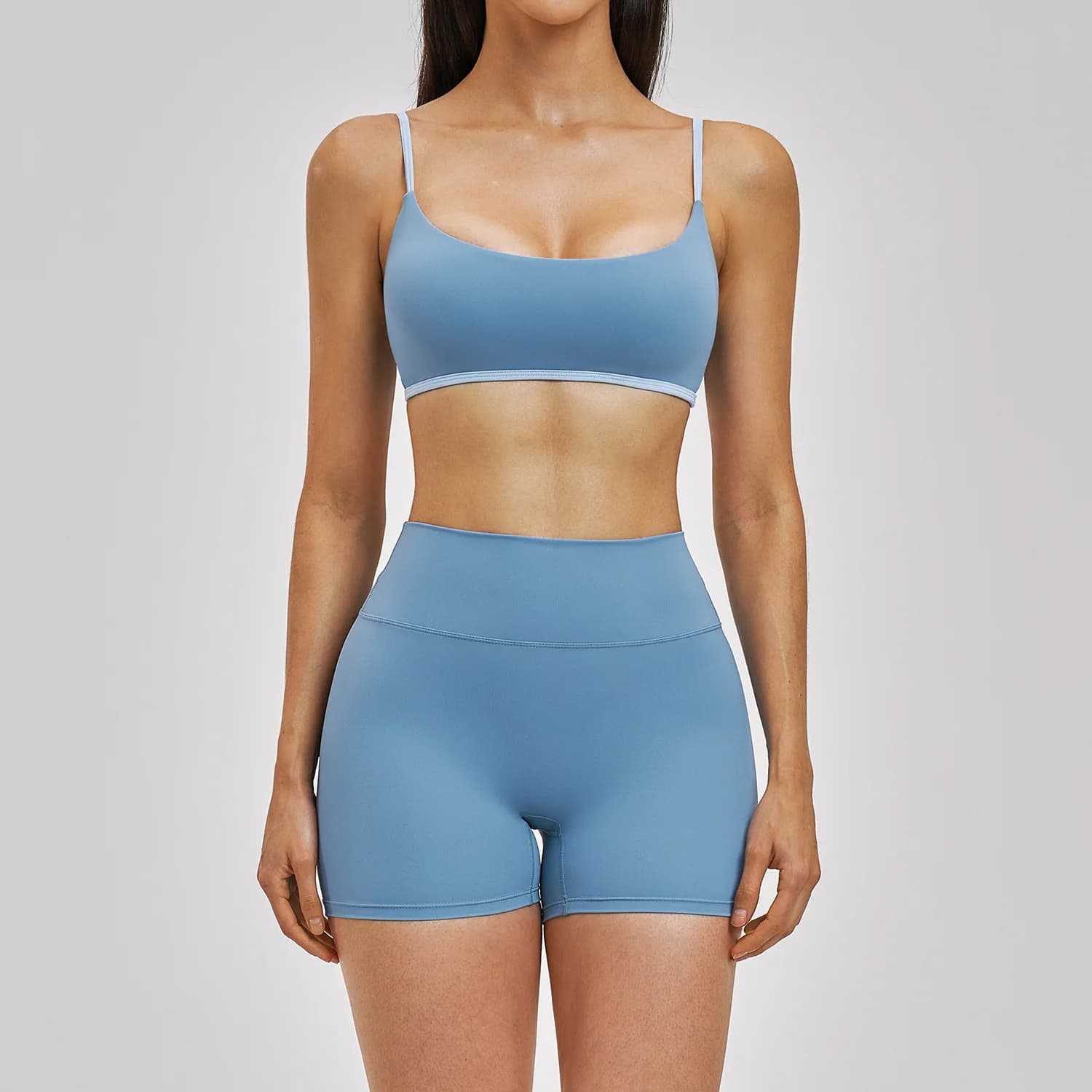 Completi Sportivi da Donna: Pantaloncini, Reggiseni, Leggings, Pantaloni Yoga, Abbigliamento Casual per Allenamento ed Esercizio