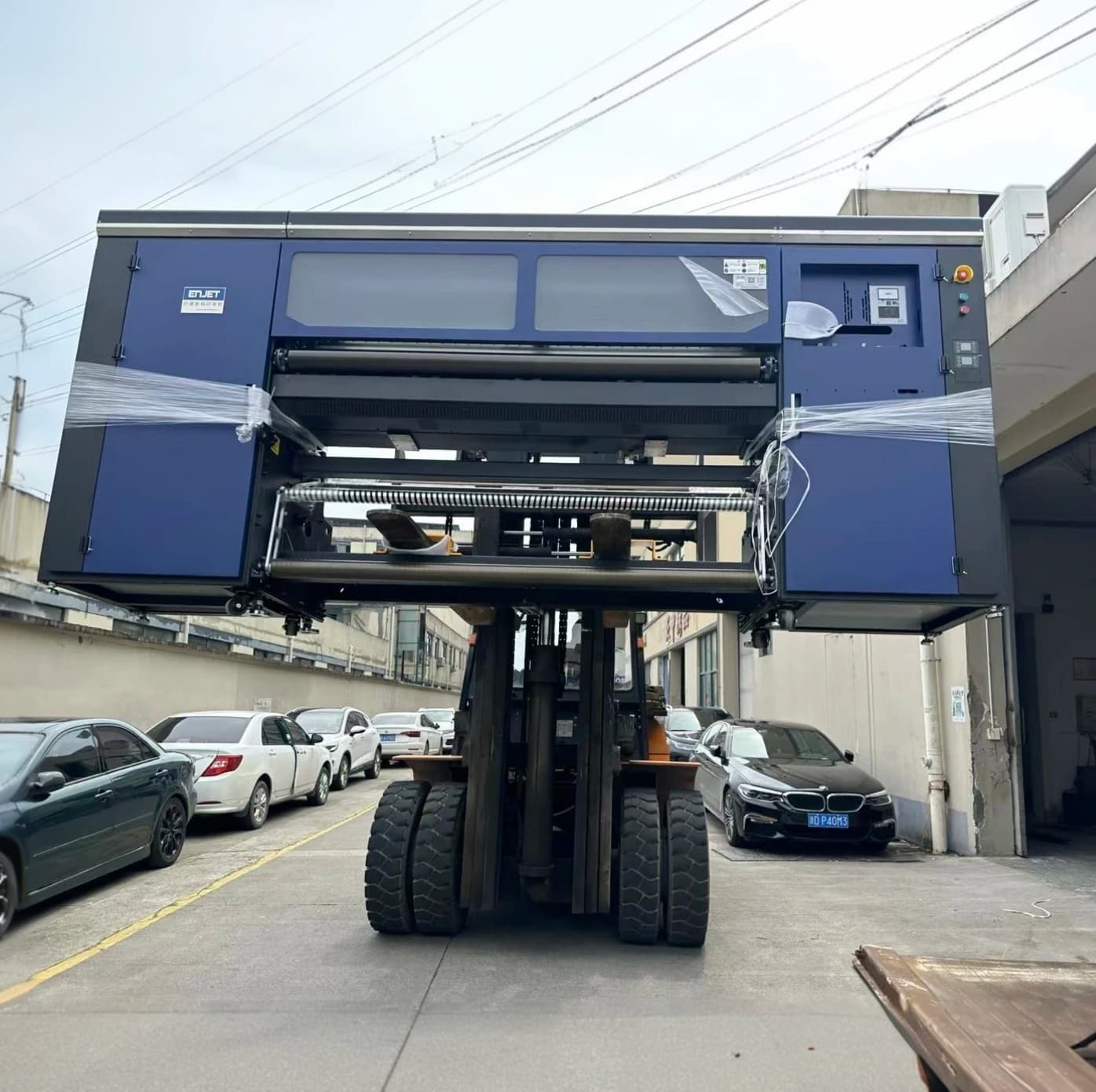 Hot Selling1900mm 8 Heads Industry Sublimation Paper Printing Machine 350sq.m/h