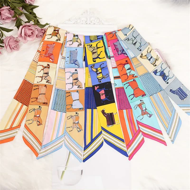 Foulard in Seta Sottile con Stampa Cavallo 2024 Nuovo, Sciarpa Piccola da Donna di Lusso, Foulard da Donna alla Moda, Sciarpe per la Testa da Donna