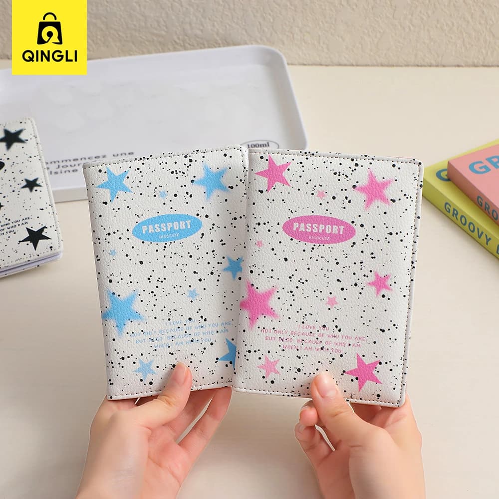 Elegante Porta Passaporto in Pelle con Motivo a Stelle per Donne, Raffinato Porta Documenti da Viaggio con Scomparti per Carte di Credito