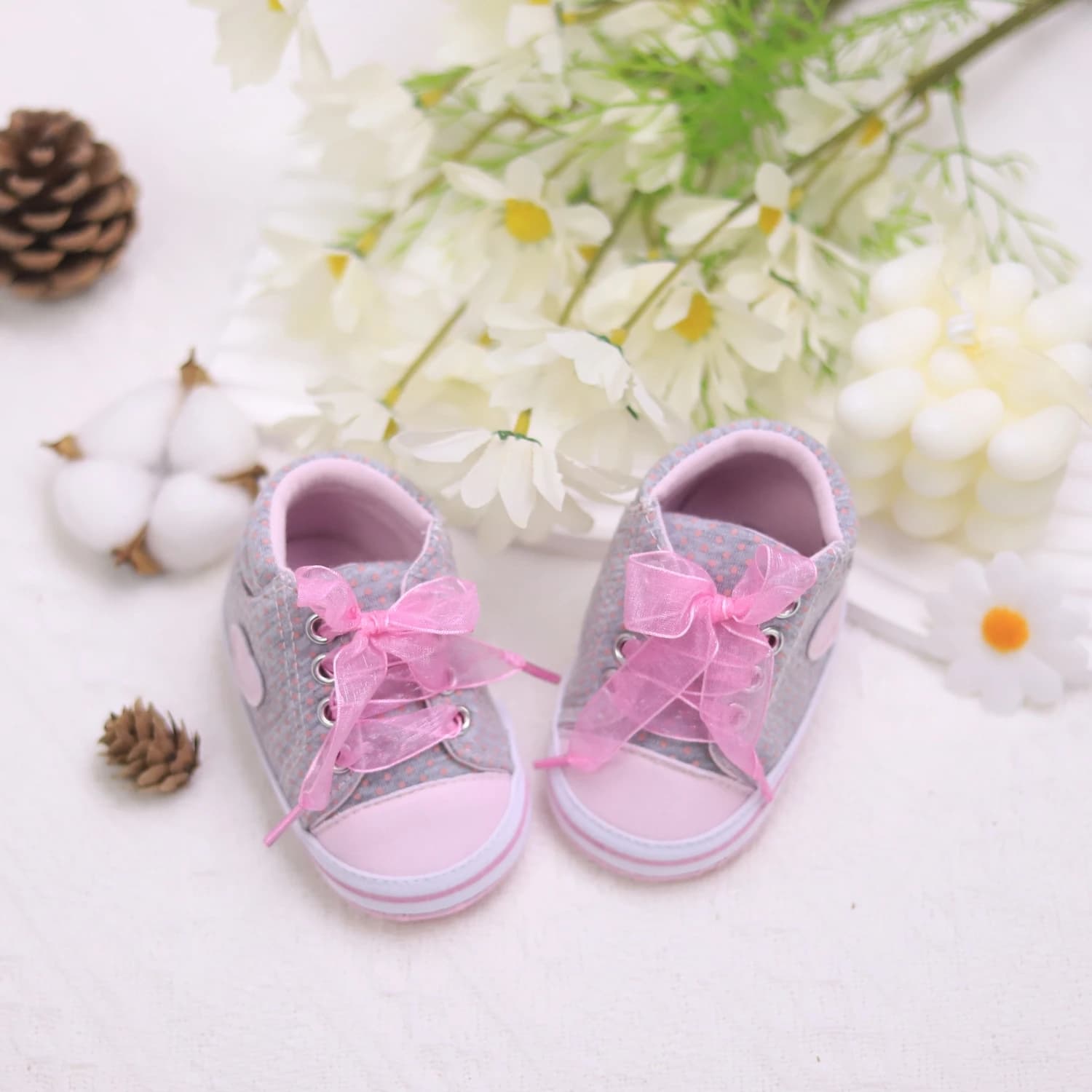 Simpatiche sneakers comode con fiocco per neonate, scarpe leggere antiscivolo per passeggiate all'aperto al coperto, primavera e autunno
