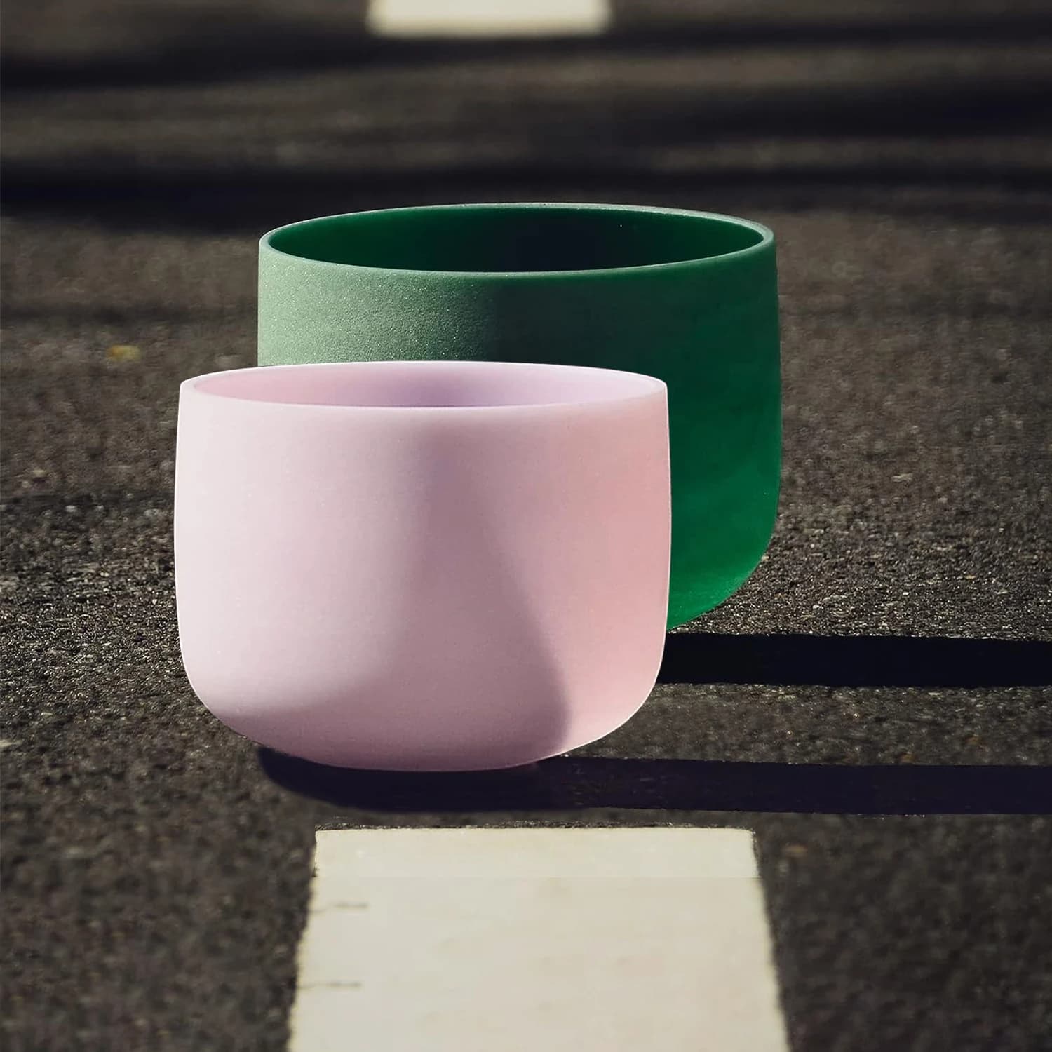 Hye-eun 2pcs Gemstone Fusion Crystal Singing Bowl 8"E 10"F Rose and Emerald Quartz Sound Bowl with Rubber Ring and Mallet