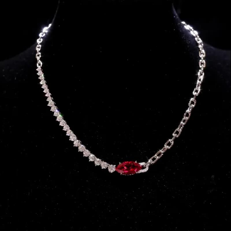 Collana di Lusso con Pendente Cameo in Argento 925, Zircone Sintetico, Rubino a Forma di Marquise, Catena con Chiusura Completamente Diamantata