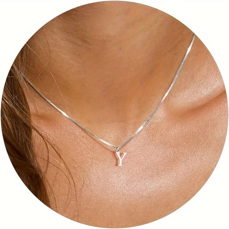 Collana con Ciondolo a Lettera in Acciaio Inossidabile con Catena a Graffetta, Gioiello Personalizzato Versatile di Tendenza