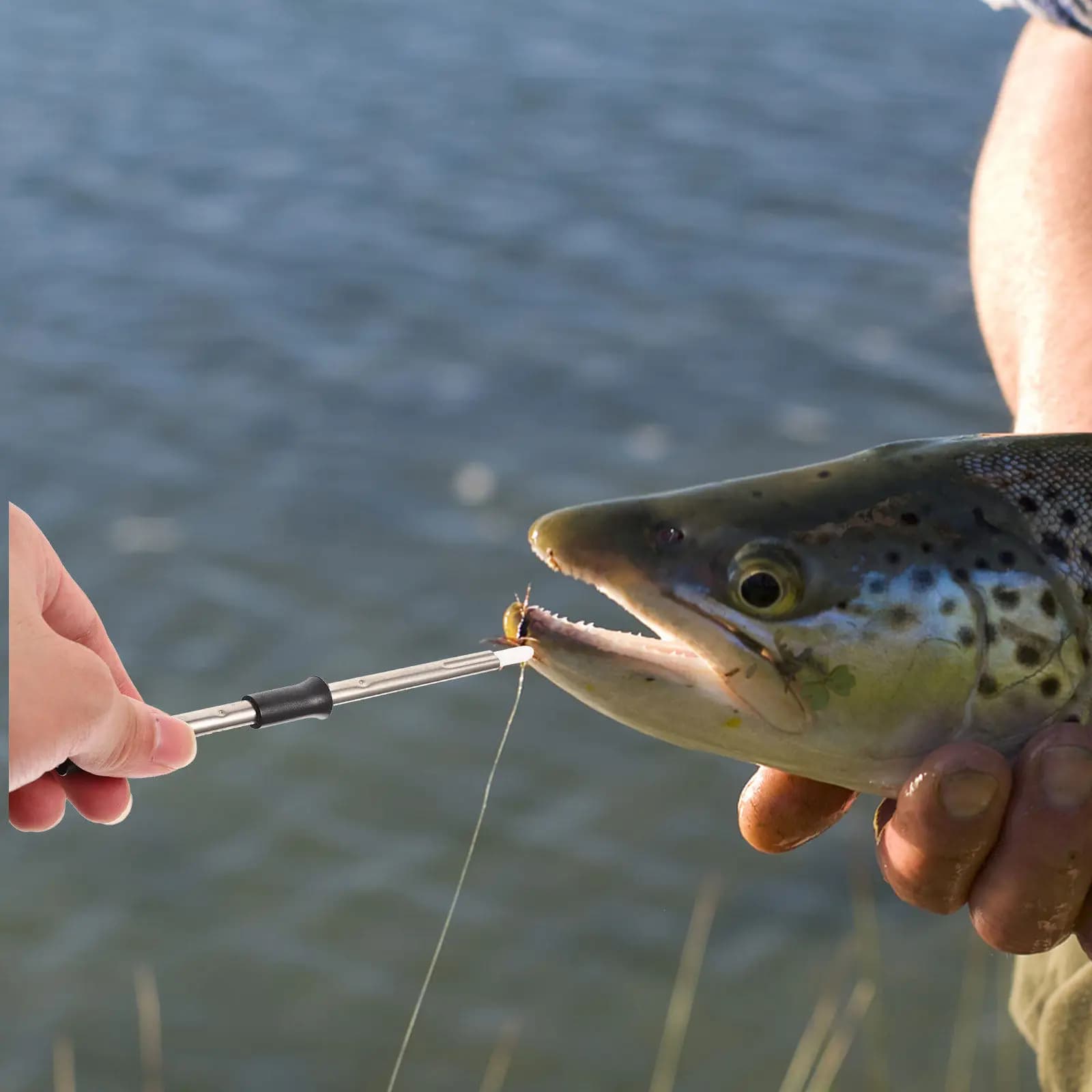 Dispositivo per la rimozione di ami da pesca in acciaio inossidabile con impugnatura antiscivolo in ABS, strumento per la rimozione di ami da pesca per pescatori all'aperto