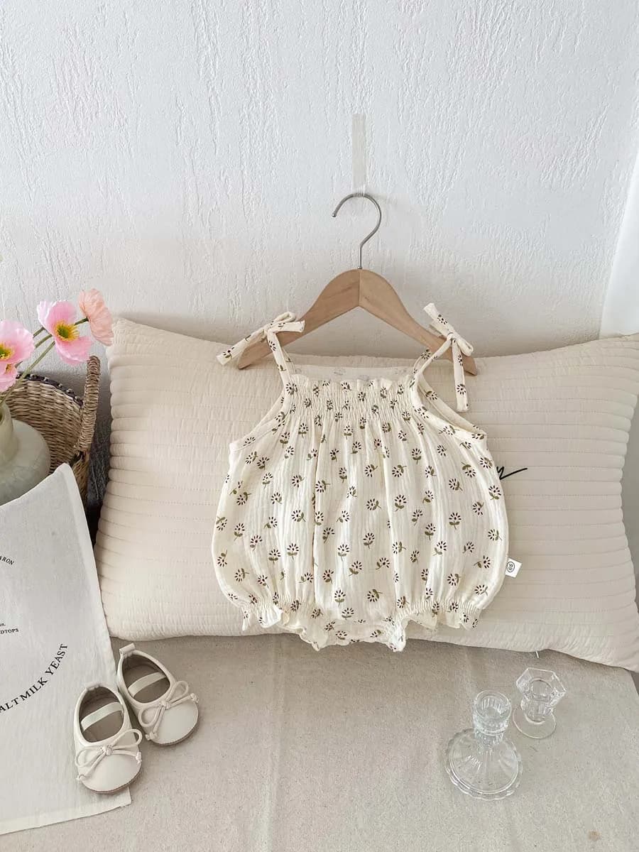 Vestiti estivi per bambini Tuta coreana a triangolo con fiocco floreale sottile, tuta per bambini dolce e carina, adatta per uscire