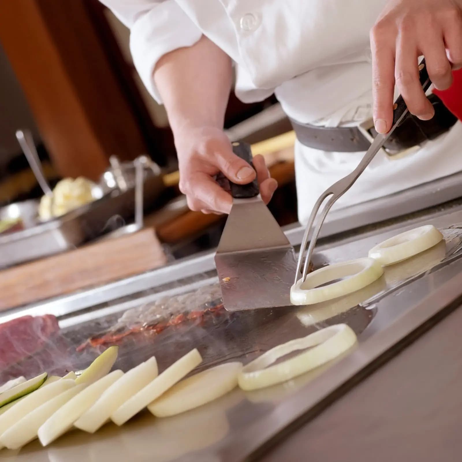 Set di 5 pale per pizza in acciaio inossidabile con design perforato per girare, sollevare, cuocere e servire