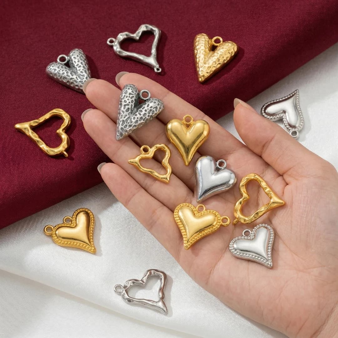 5 Pezzi Ciondoli a Forma di Cuore in Acciaio Inossidabile Dorato per Creazione di Gioielli Fai-da-Te, Collane, Bracciali e Orecchini per Donne