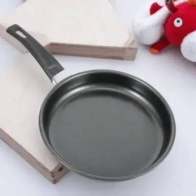 Padella Antiaderente Universale da 16 Cm per Tutti i Piani Cottura, Inclusa Induzione, Ideale per Uova Soffiate, Bistecche, Patate Fritte, Cottura Rapida e Uniforme