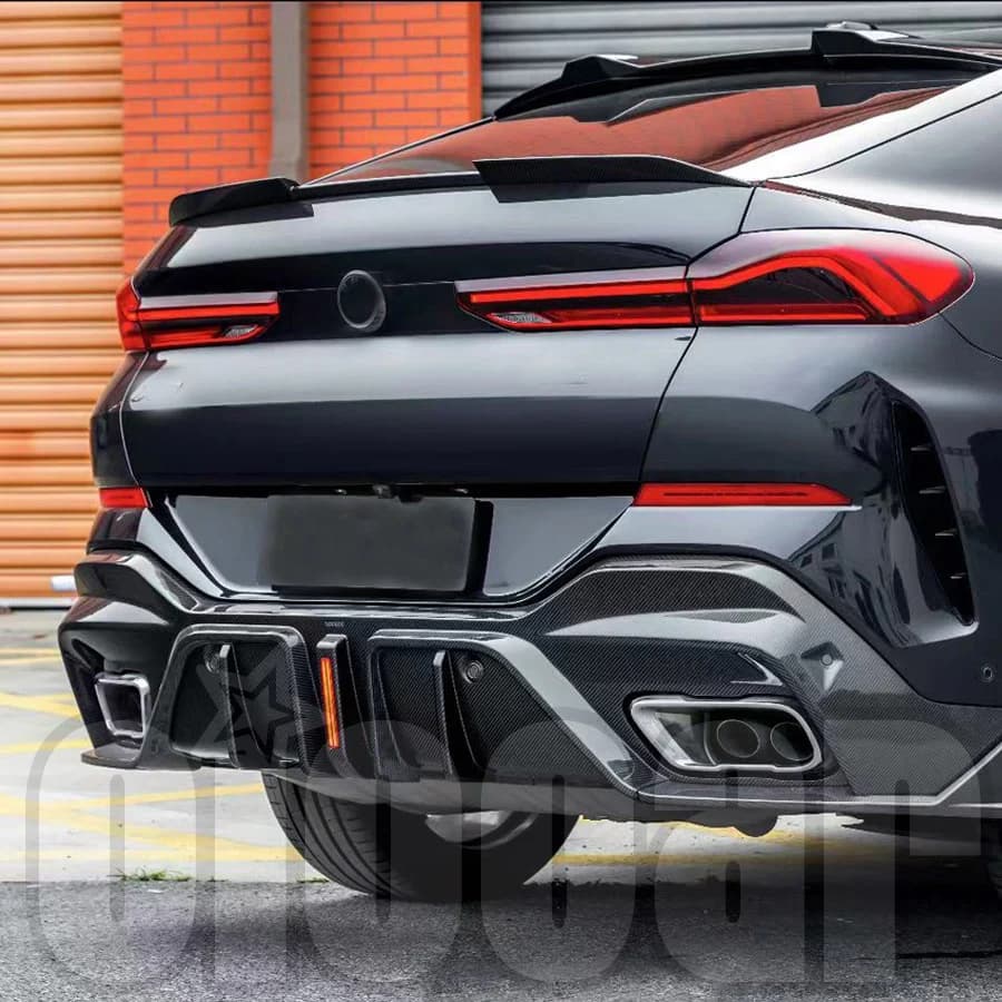 OiOMOTORS New Type SQ Style Dry Carbon LED Rear Diffuser and Side Splitter for BMW G06 LCI X6