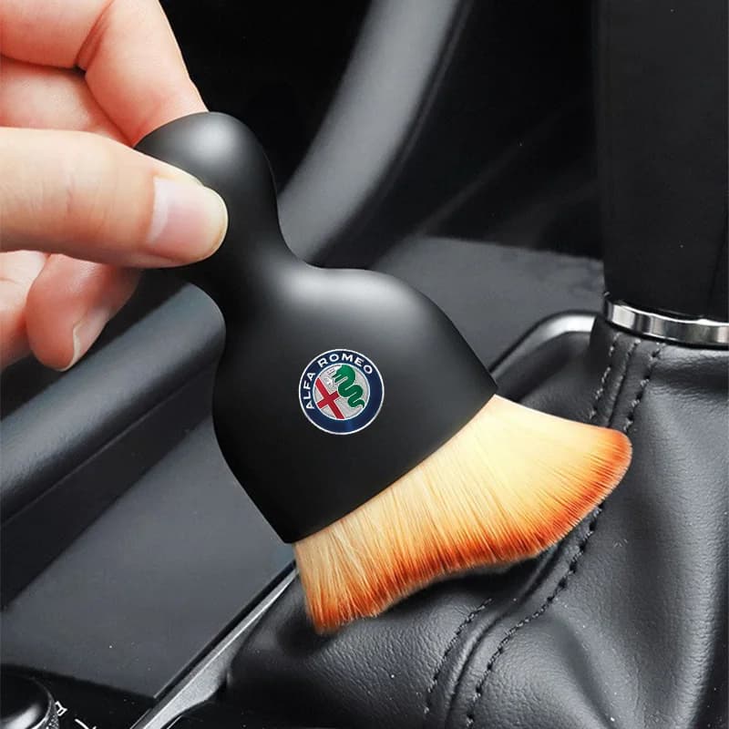 Auto Interior Cleaning Brush Soft Powder Removal Tool For Alfa Romeo Giulietta Giulia GT 159 147 156 Mito Brera F1 Stelvio Tonale