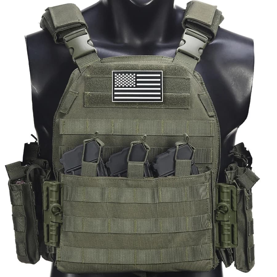 IYoulder and waist quick disassembly hunting vest with hidden triple equipment bag hanging in front and multiple accessory bags