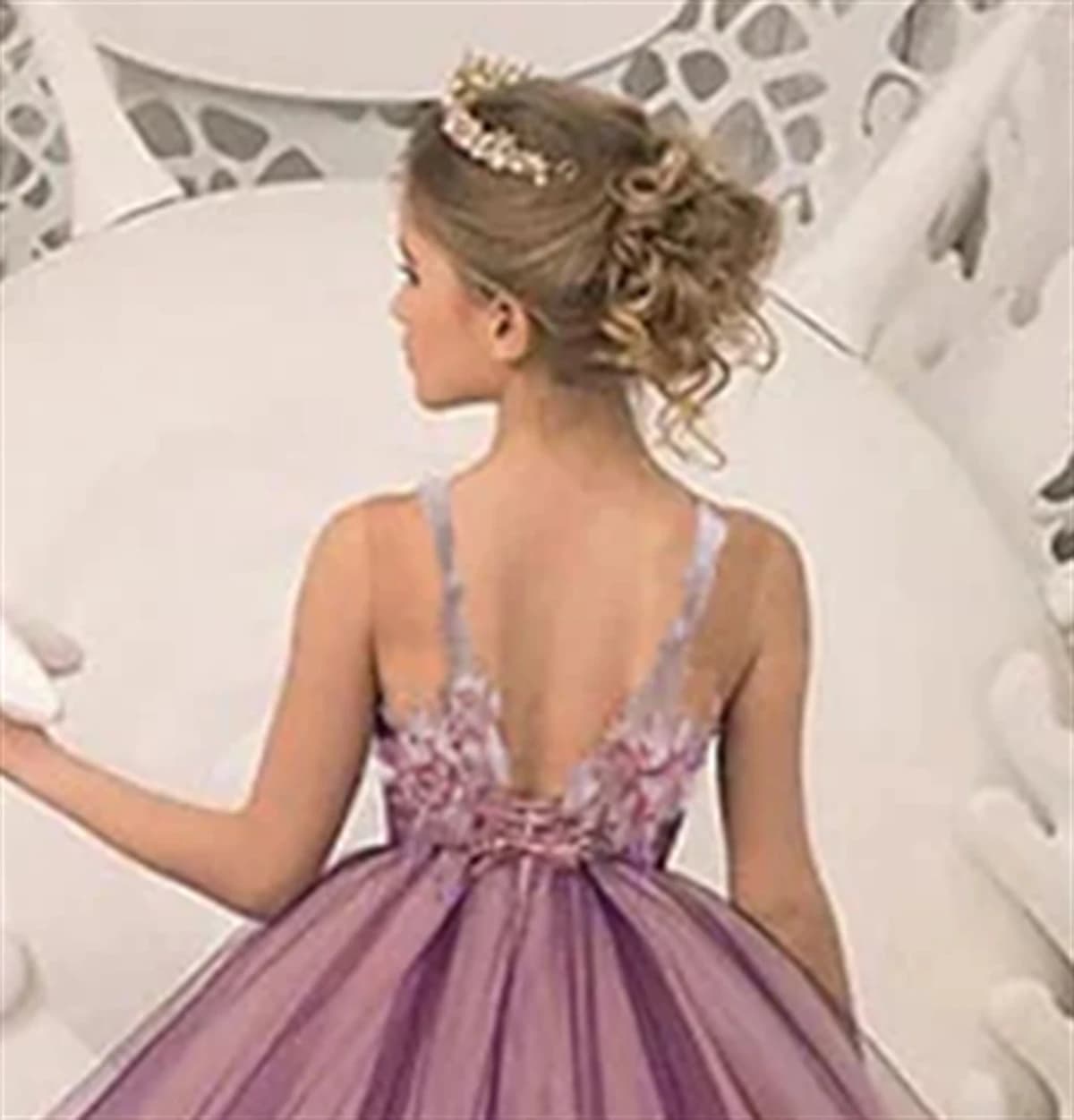 Abito da ragazza di fiore personalizzato per matrimonio Abiti da ballo per prima comunione in tulle con applicazioni di pizzo soffice senza maniche per principessa festa di compleanno