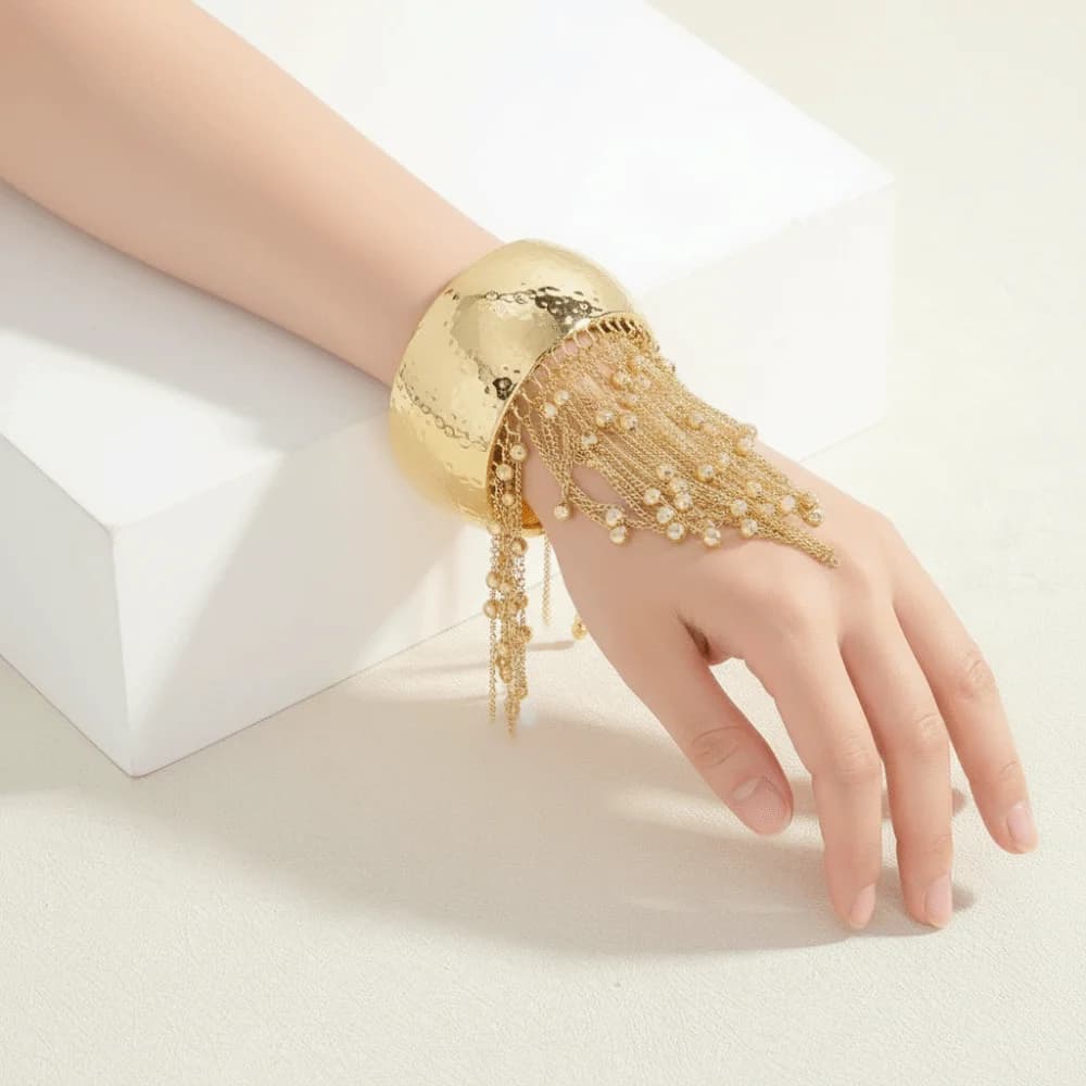 Bracciale a Polsino con Nappe Placcato Argento, Finitura Lucida, Materiale Ipoallergenico, Bracciale a Fascia Larga con Frange