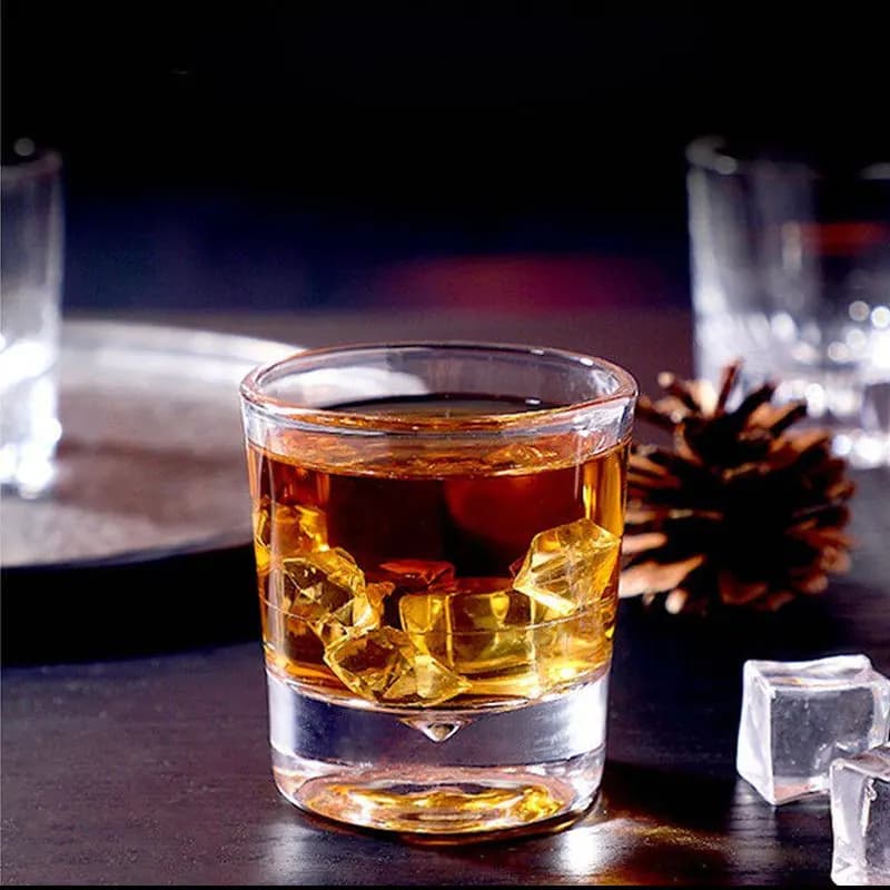 Bicchieri di Lusso Creativi, Bicchiere da Birra Classico, Bicchiere da Whisky per Uomo e Donna, Tazza in Cristallo Raffinata, Bicchieri per Casa
