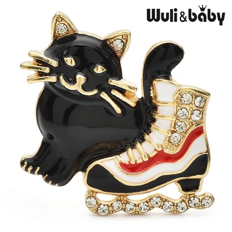 Wuli & baby Cat And Ice-skate Scarpe Spille per le donne Unisex Smalto a 3 colori Scarpa da pattinaggio invernale Capodanno Spilla Spille Regali