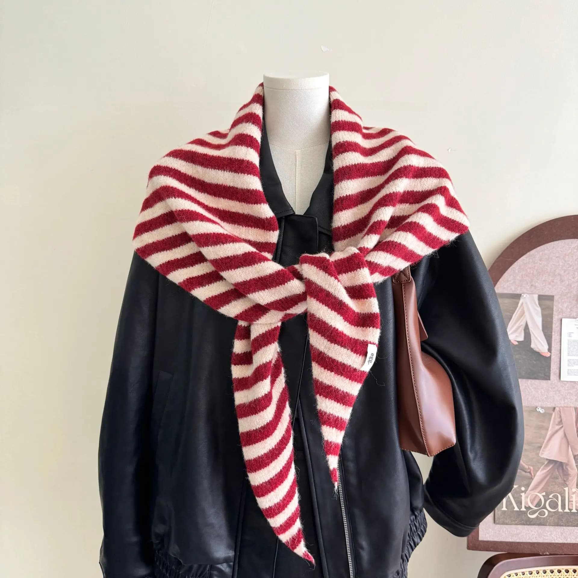 Moda donna Newin triangolo scialle misto lana sciarpa a righe lavorata a maglia autunno inverno gilet esterno collo caldo avvolge grandi dimensioni