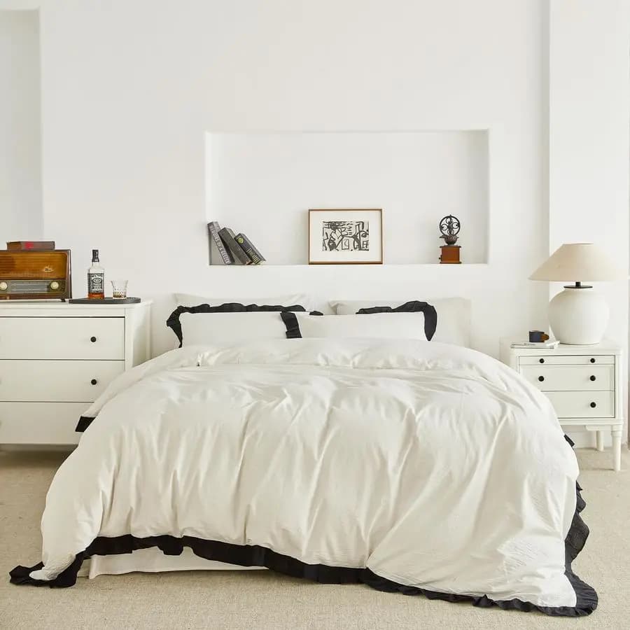 Black Washed Cotton Volant Queen Cover, Set 3 Pieces with Black and White Cover with Pizzo and Hinge
