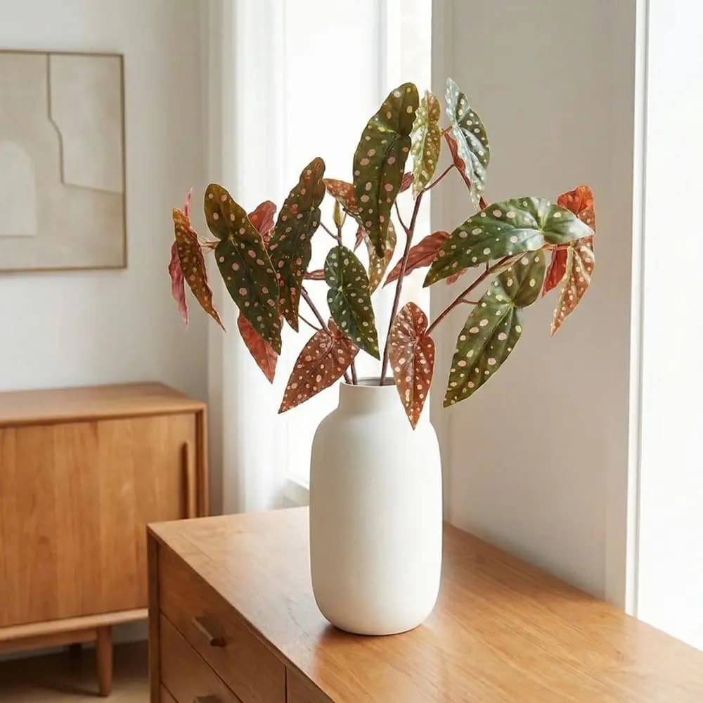 Artificial Green Plants Long Branch, Realistic Fin Leaves in Plastic, Artificial Coppers Handmade for Home Decoration and Office