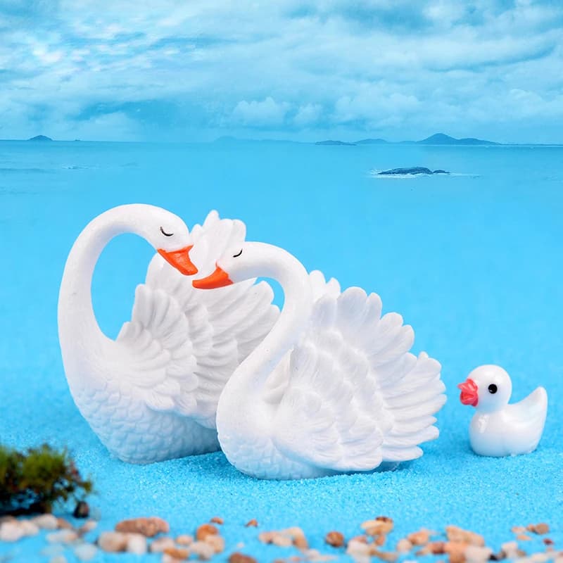 Modello di cigno d'oca in resina Amante bianco Cigno Figurina in miniatura Ornamento per torta Artigianale Acquario Bonsai Figurine Accessori per la casa fai da te