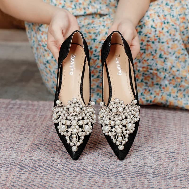 Scarpe da donna 2023 Designer Perline Matrimonio Pizzo Ricama Appartamenti Donna Ballerina Punta a punta Mocassini con perle Sneakers Plus Size