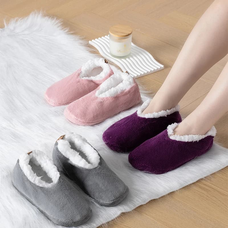 Calzini da pavimento per interni da donna Tenere al caldo inverno Scarpe da pavimento antiscivolo da uomo Morbide e confortevoli 2022 Pantofole da casa da donna di nuova moda