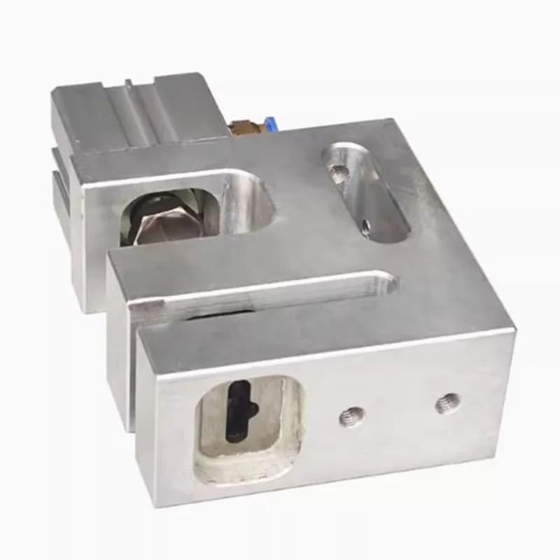 Bag making machine butterfly hole pneumatic punching machine card head bag airplane hole punching machine triangular hanging hol