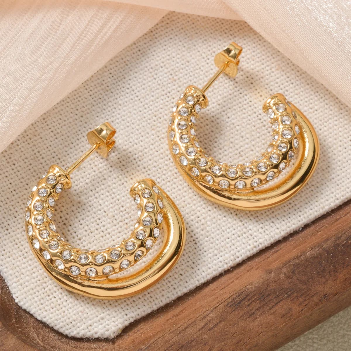 Female Sparkling Crystal Huggie Earrings Women Classic Chunky Hoop Earrings Gold Plated Vintage Stud Earrings Daily Jewelry