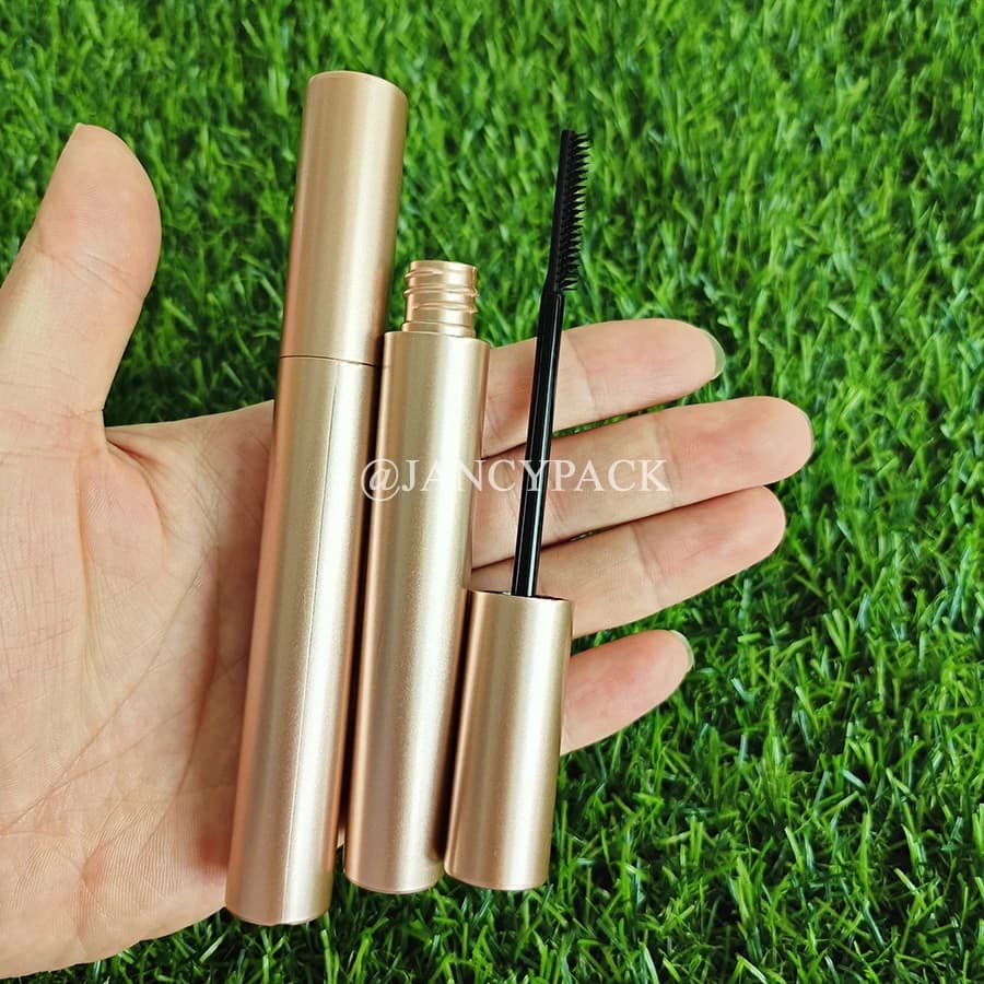 Luxury Vacuum Mascara Pipe Serum Hose for Eyelash Growth 12 ml Bottle for wholesale cosmetic empty eyelashes in matt gold