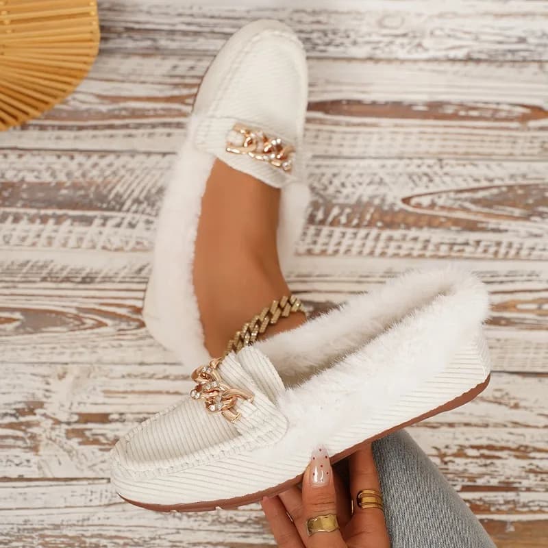 Mocassini da Donna Nuova Moda Invernale Caldi in Peluche 2026 Nuove Scarpe Casual da Esterno con Decorazioni Metalliche Comode Sneakers Femminili con Suola Morbida