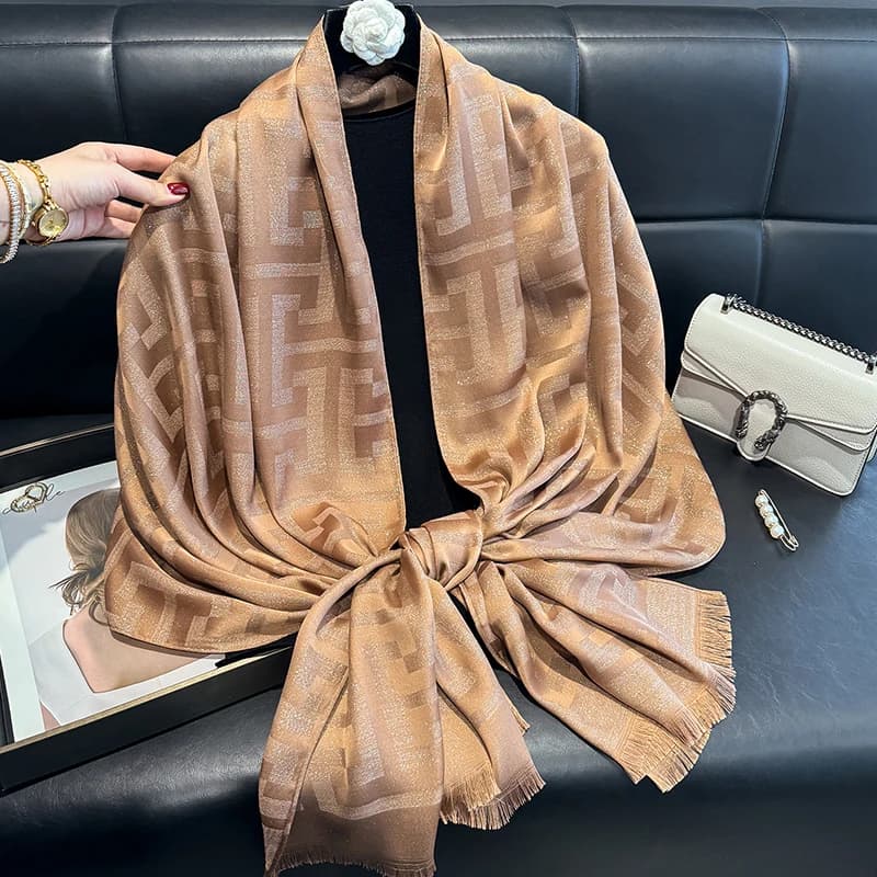 2025 Nuovo Design di Marca Primavera Sciarpa Delle Donne di Modo Geometria Stampa Hijab Sciarpe Per Signore Scialli Avvolge Pashmina Stole di lusso