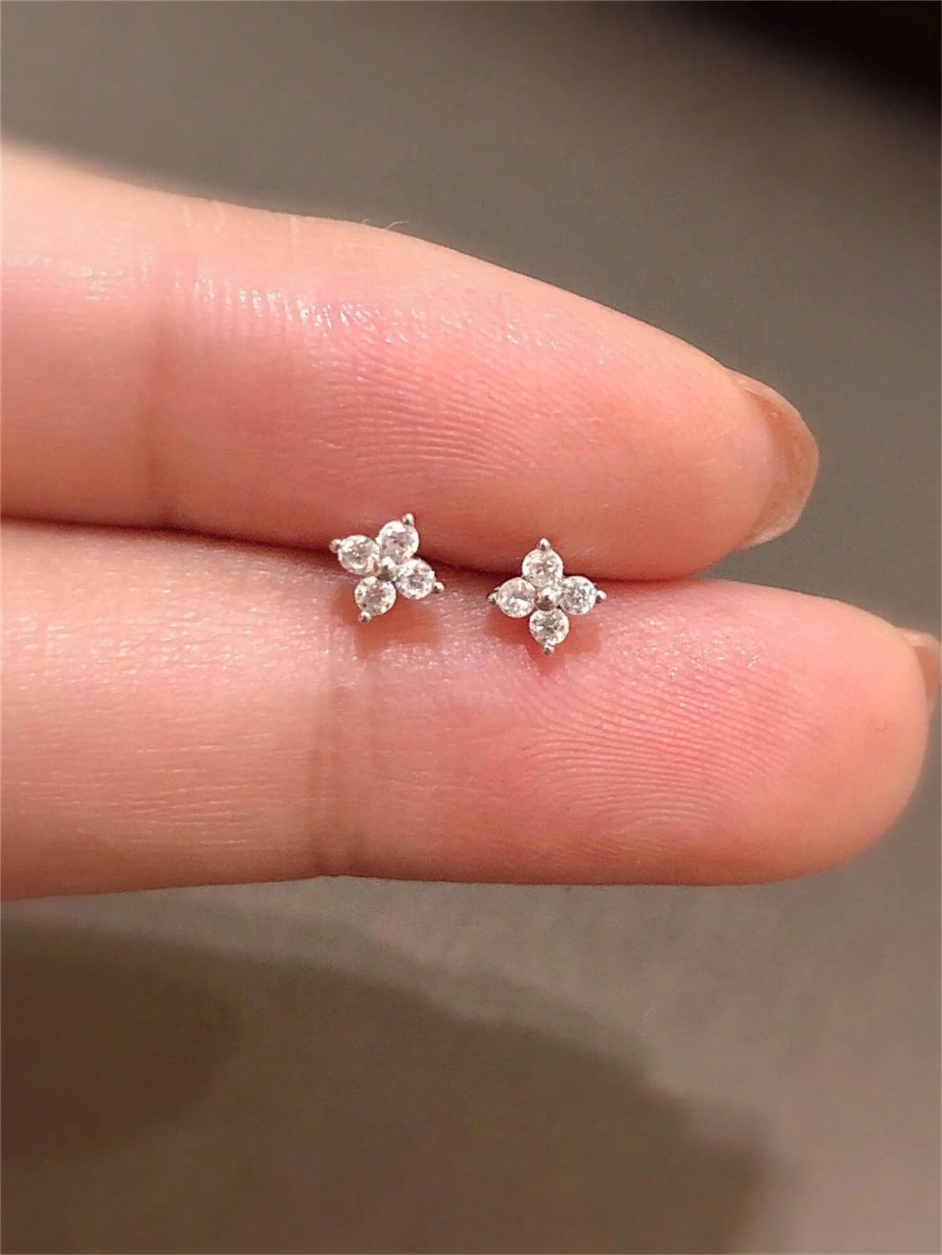 CHOSHILAR 1 paio di orecchini alla moda con zirconi cubici
