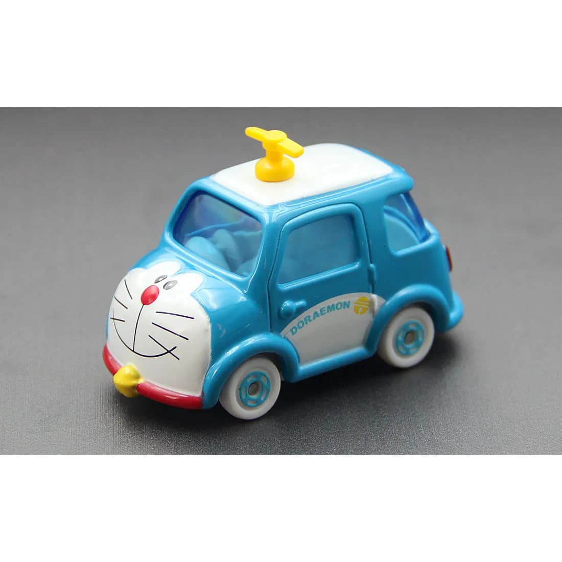 Original TAKARA TOMY Dream Tomica No.165 Doraemon 1/?? Diecast Alloy Model Car with Working Suspension Collectible Toys Gifts fo