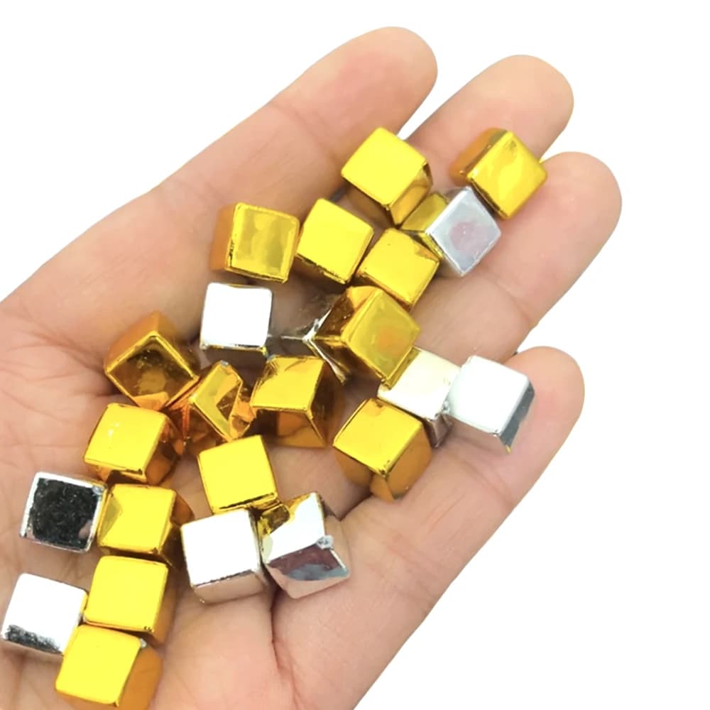 100 Pz/set 16 colori Oro Solido Grigio Quadrato Angolo Colorato Cristallo Dadi Pezzo degli Scacchi Ad Angolo Retto Cubo Setaccio Per Il Gioco Di Puzzle 8mm