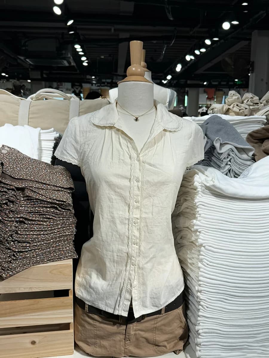 T-shirt/Blusa Donna Estiva Beige con Pizzo, Colletto Peter Pan, Pieghe, Monopetto, Stile Vintage e Laccetti sul Retro