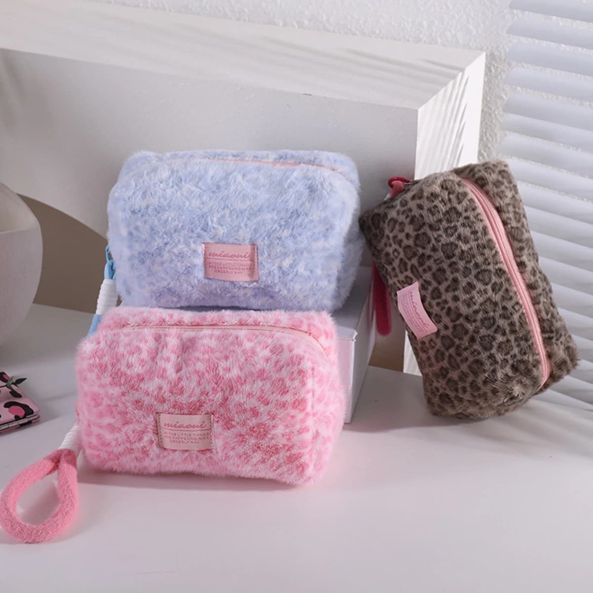 Soft and Portable Leopard Print and Heart Pattern Pencil Case, Desktop Study Supplies Storage, DIY School Supplies and Gifts