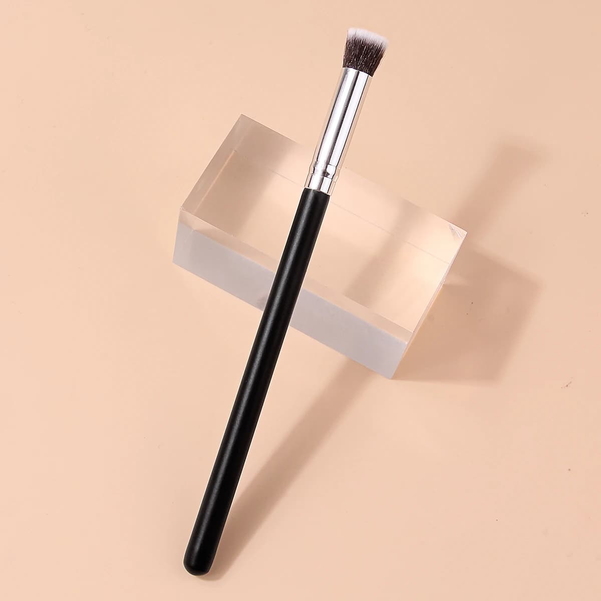 Soft Two-tone Fiber Flat Head Concealer & Foundation Brush, Suitable for Liquid and Cream Concealer, Professional Beauty Makeup