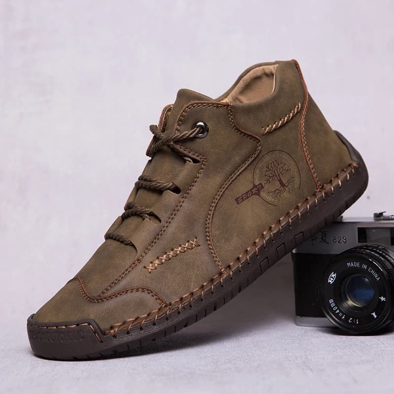 Scarpe casual classiche da uomo in pelle Stivaletti da uomo caldi invernali Scarpe da ginnastica da passeggio leggere fatte a mano all'aperto Stivali da lavoro confortevoli