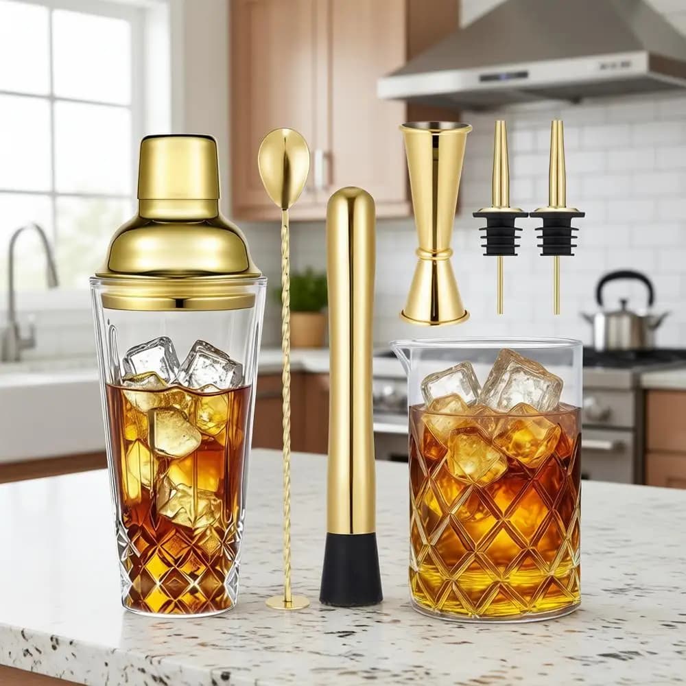 Set Shaker per Cocktail in Vetro Dorato con Shaker da 14oz, Bicchiere da Miscelazione da 24oz, Jigger Dosatore, Cucchiaio da Miscelazione, Versatore per Bottiglie in Acciaio Inossidabile