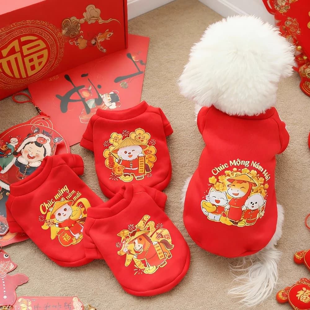 2027 Felpa con cappuccio per animali domestici di Capodanno Rosso Festivo Autunno/Inverno Abbigliamento Anno del cane Vestiti caldi di auguri per cani