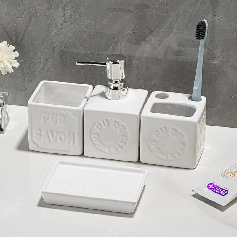Set di organizer da bagno in ceramica Dispenser di sapone liquido da 4 pezzi Bottiglia di lozione Portaspazzolino Tazza Portasapone Storag