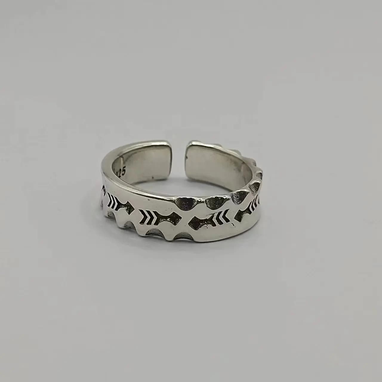Buyee Anello per coppie in argento sterling 925 Elegante anello aperto con freccia per donna Uomo Moda regalo unico per gioielli raffinati