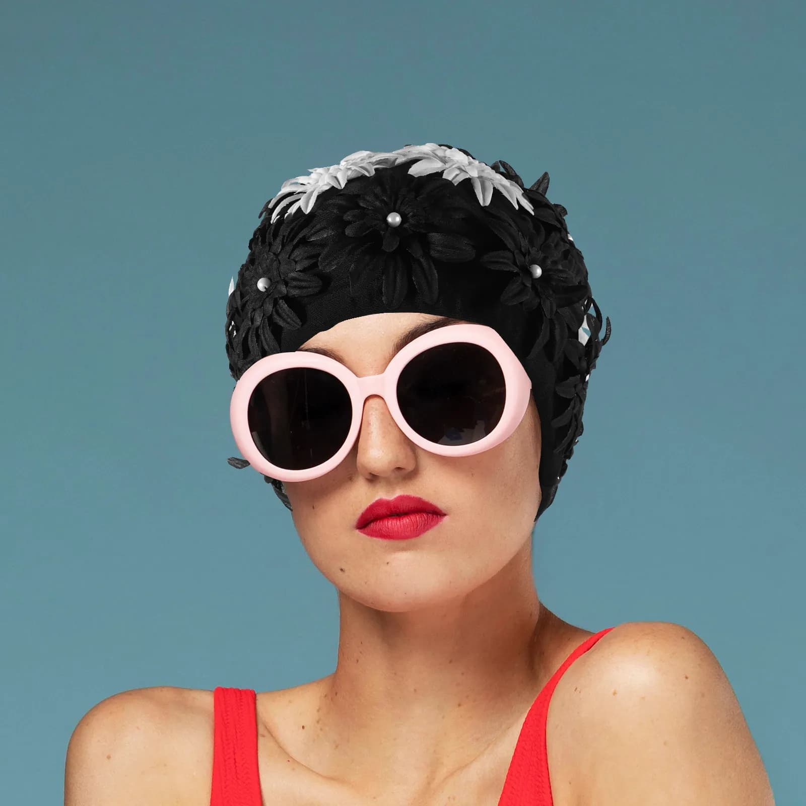 Cuffia da Nuoto Floreale da Donna, Elegante Design con Perle e Fiori, Impermeabile e Riutilizzabile, Accessorio Stiloso per il Nuoto