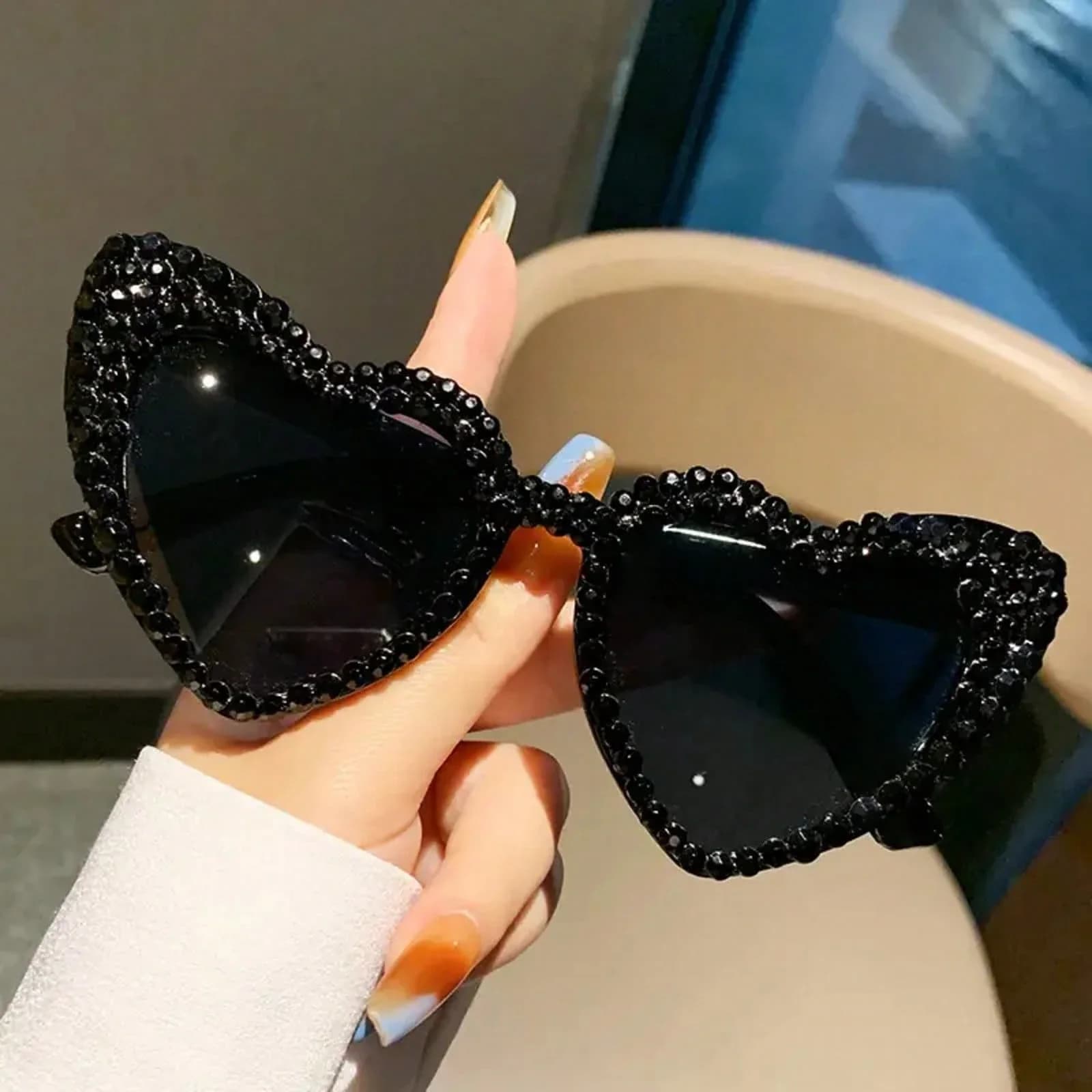 Eleganti occhiali da sole a forma di cuore con strass per donna, occhiali decorativi a occhio di gatto alla moda