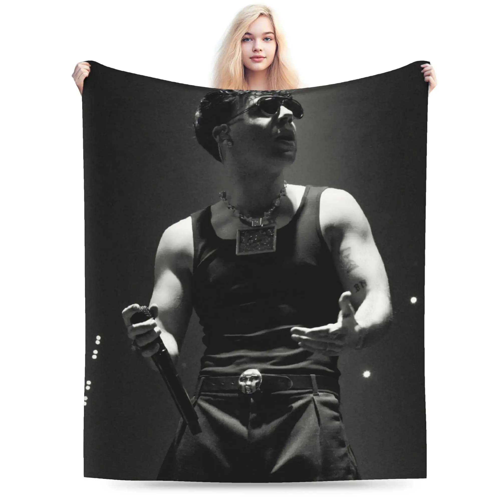 Calda coperta morbida da viaggio Quevedo Singer Cool Rapper Coperta da tiro Copriletto in flanella per la decorazione domestica Copridivano con stampa