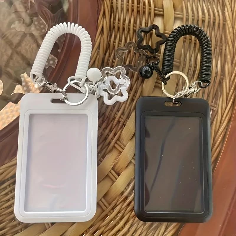 Portachiavi portacarte retrattile Ciondolo stella Modello simpatico cartone animato Clip in plastica resistente in metallo Anello aperto Compatto Funzionale