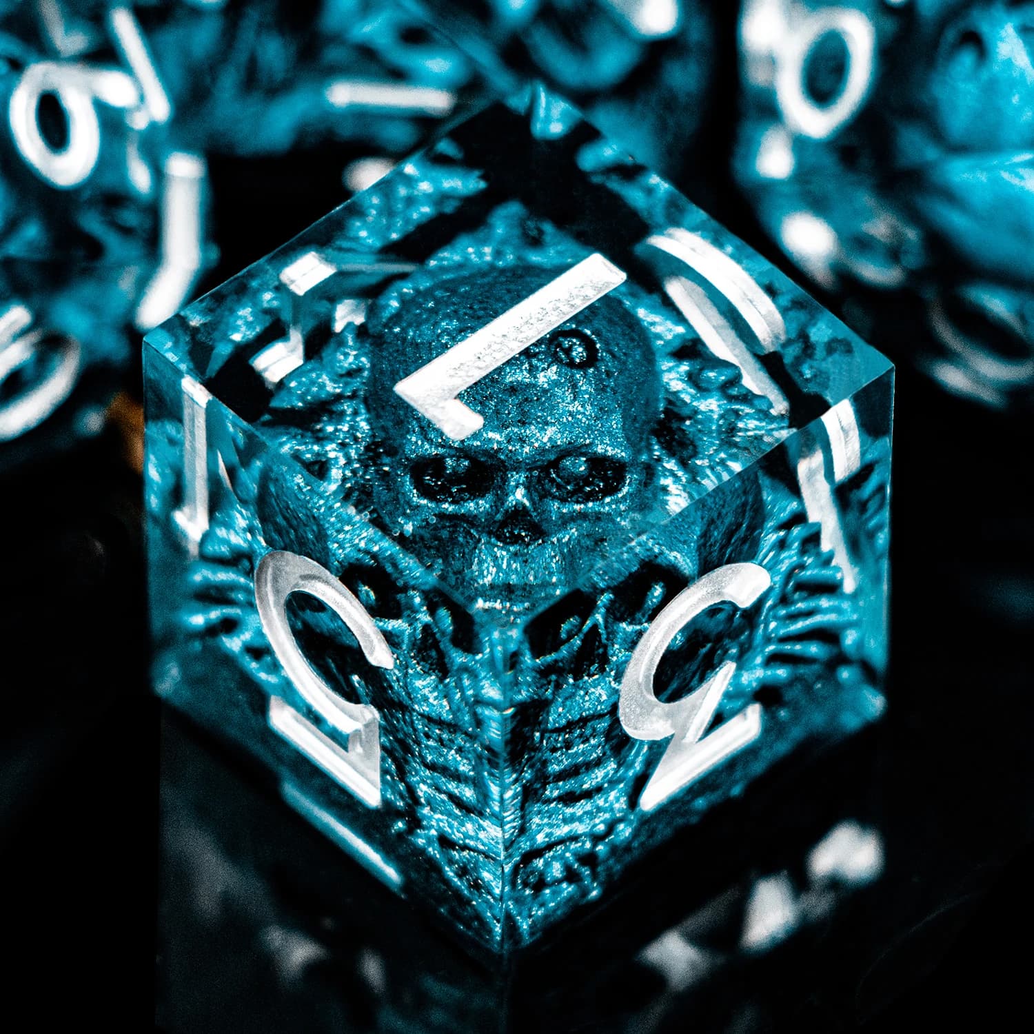 Set di Dadi in Resina a Forma di Teschio Verde con Bordi Affilati per D&D, Dungeons & Dragons, Pathfinder, D20, Dadi Poliedrici per Giochi di Ruolo